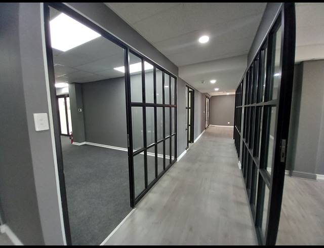 419M² OFFICE TO LET IN BRYANSTON